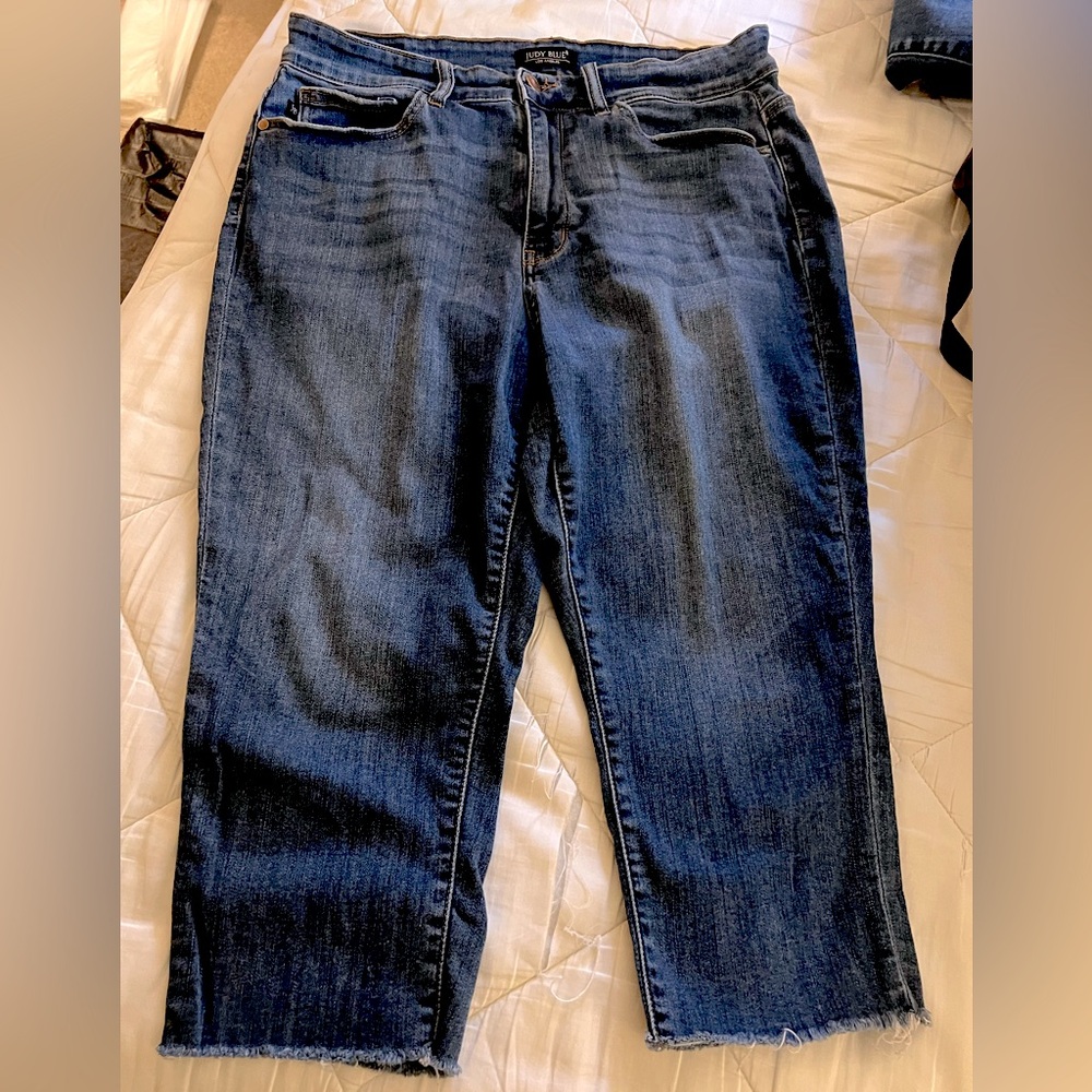 JUDY BLUE SKINNY FIT CAPRI 16 16w EUC